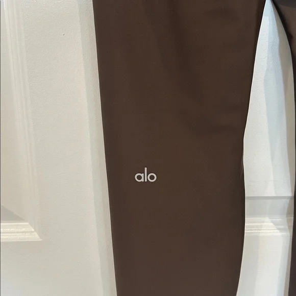 ALO Yoga Women's Dark Brown High-Waisted Leggings - Picture 5 of 5
